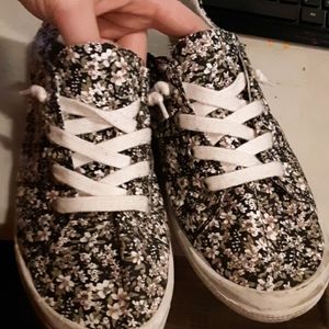 Women floral shoes